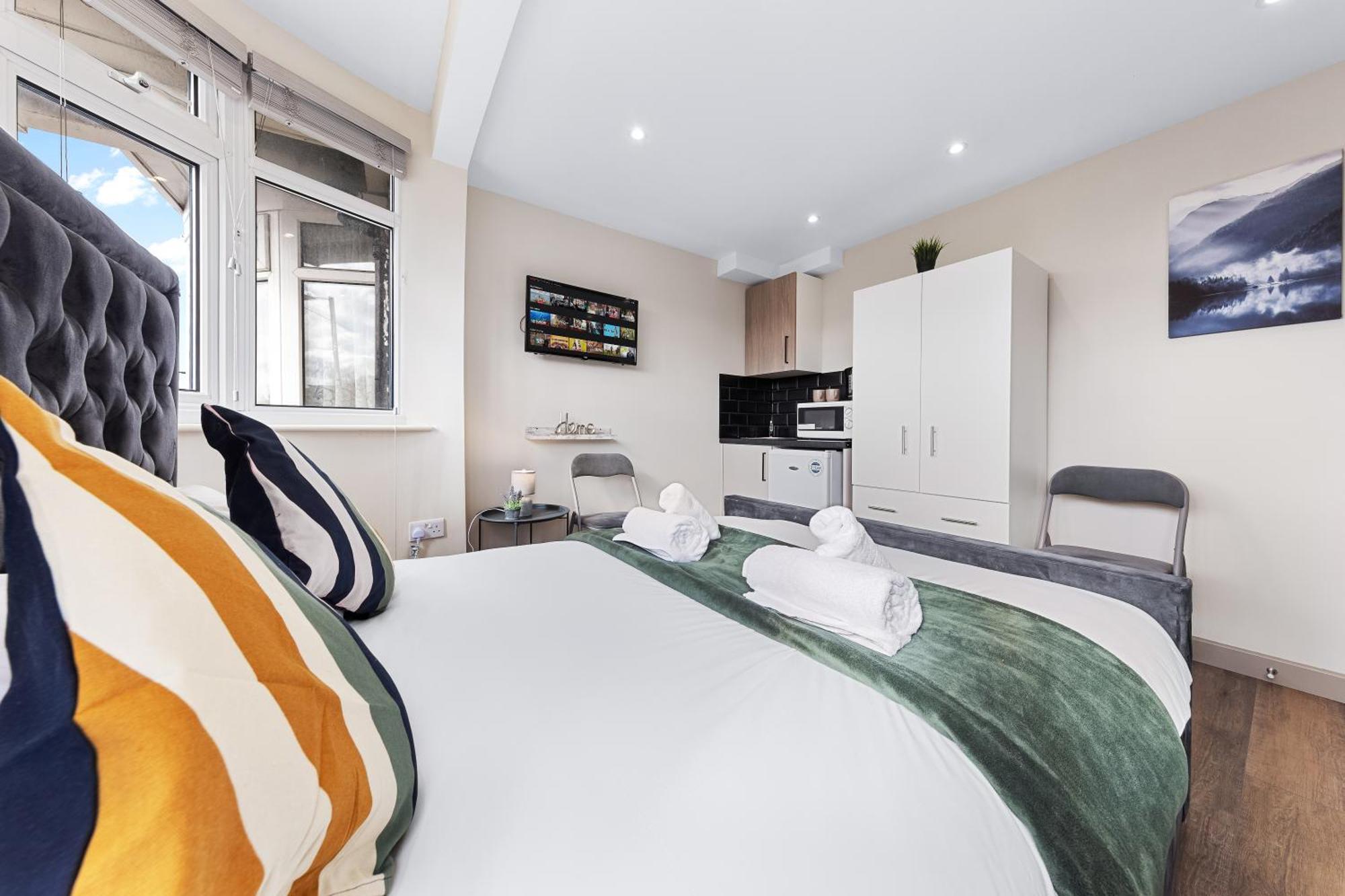 Serviced Ensuite Modern Studio - Sleeps 2 - Near Wembley Stadium - Good Transport Link To Central London - Harrow Ha3 Hatch End Zewnętrze zdjęcie