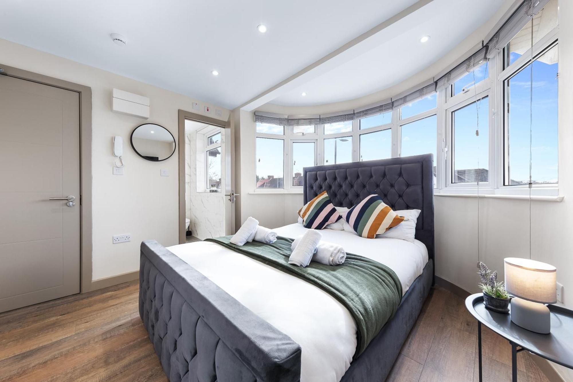 Serviced Ensuite Modern Studio - Sleeps 2 - Near Wembley Stadium - Good Transport Link To Central London - Harrow Ha3 Hatch End Zewnętrze zdjęcie