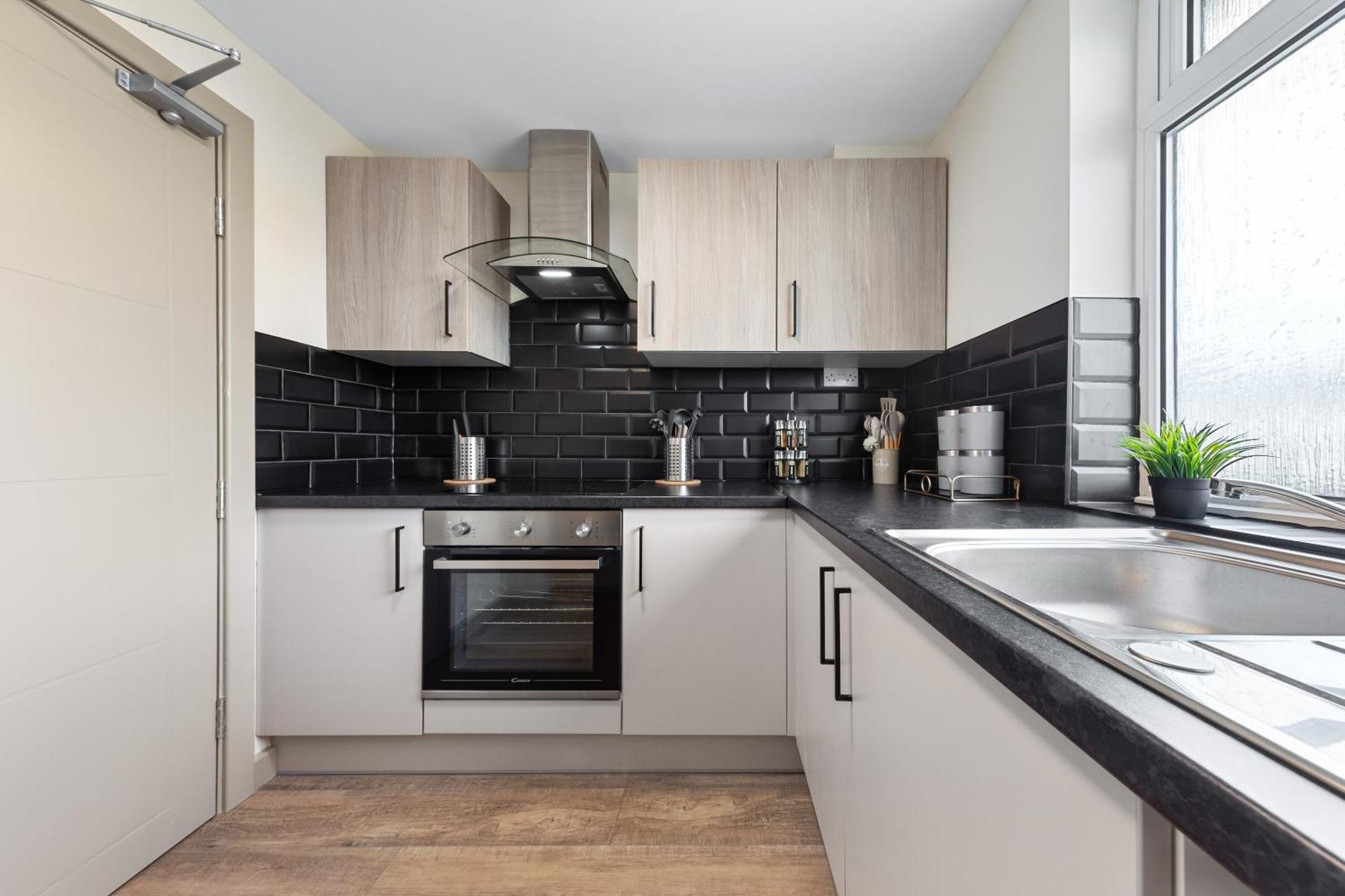 Serviced Ensuite Modern Studio - Sleeps 2 - Near Wembley Stadium - Good Transport Link To Central London - Harrow Ha3 Hatch End Zewnętrze zdjęcie