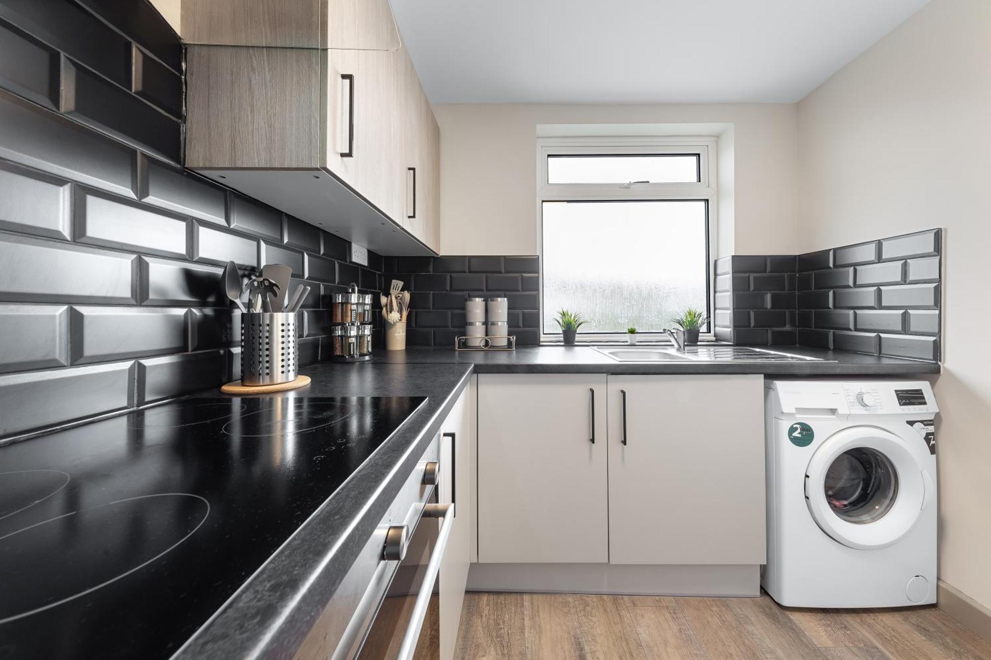 Serviced Ensuite Modern Studio - Sleeps 2 - Near Wembley Stadium - Good Transport Link To Central London - Harrow Ha3 Hatch End Zewnętrze zdjęcie