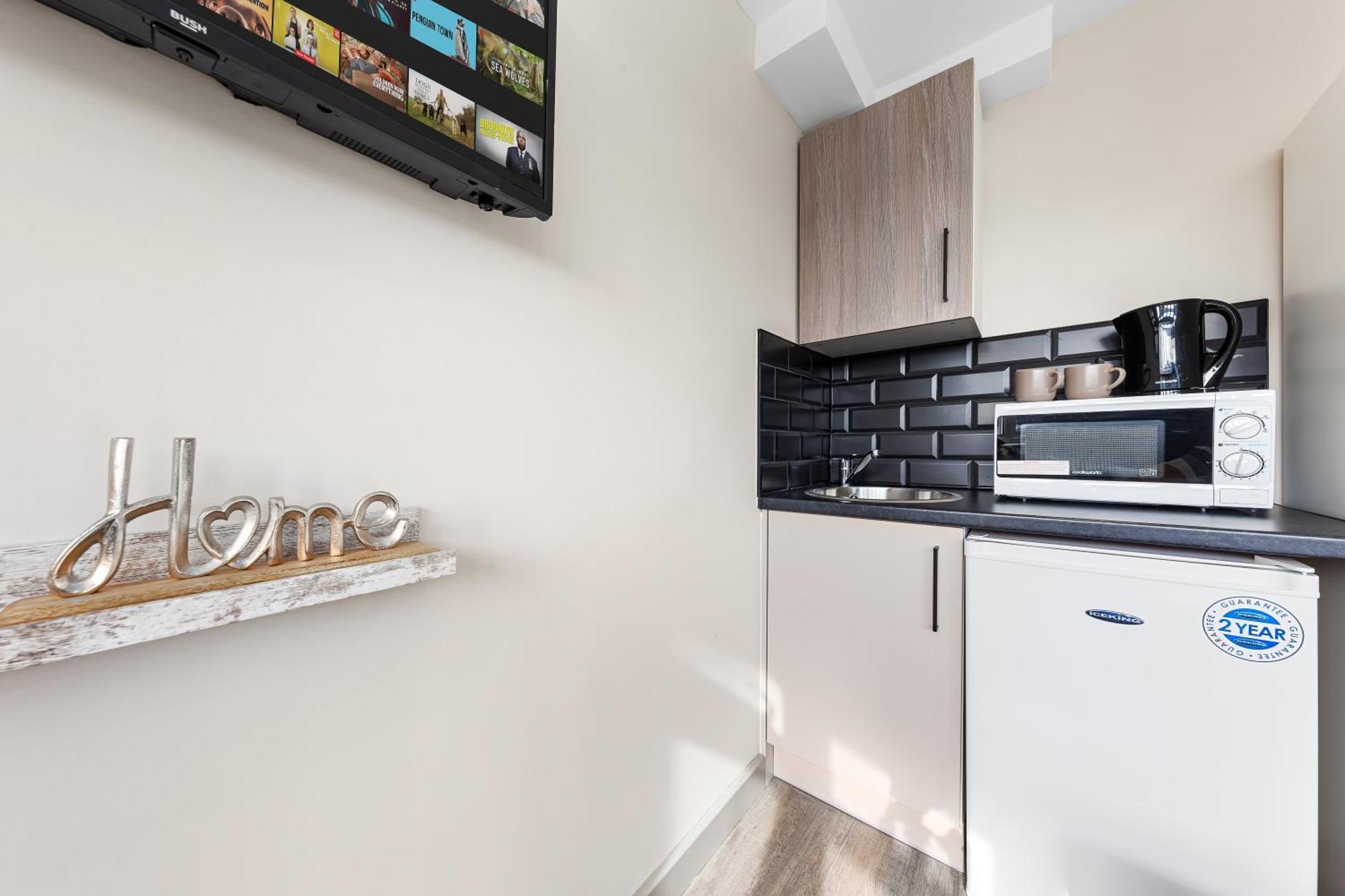 Serviced Ensuite Modern Studio - Sleeps 2 - Near Wembley Stadium - Good Transport Link To Central London - Harrow Ha3 Hatch End Zewnętrze zdjęcie